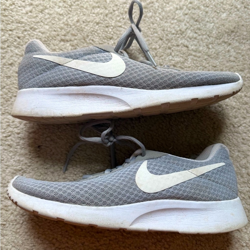 Nike Women’s Roshe Ones
